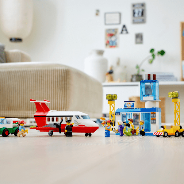 Конструктор LEGO Central Airport Разноцветный Количество деталей 286, 4+ photo 5