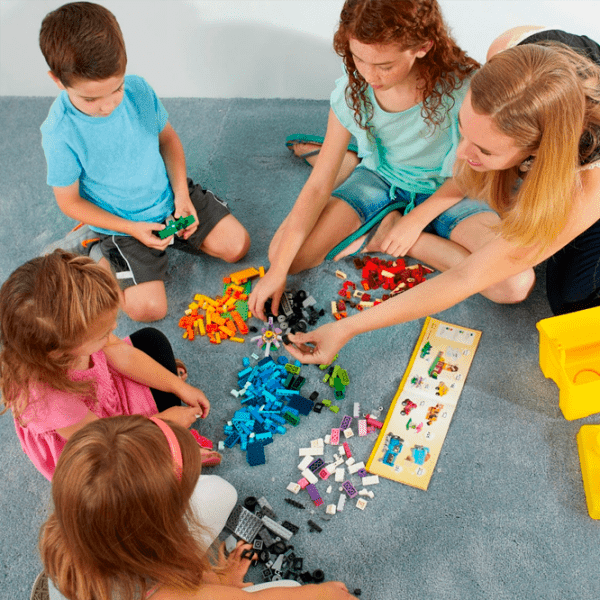 Constructor LEGO Large Creative Brick Box V29 Multicolor Numărul de piese 790, 4+ photo 5