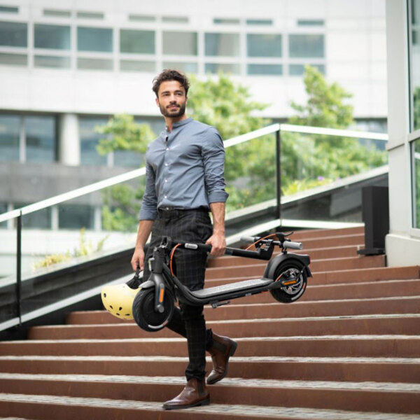 Trotinetă electrică Segway Ninebot KickScooter F30E Black 300 W | 25 km/ h | p&acirc;nă la 30 km photo 3