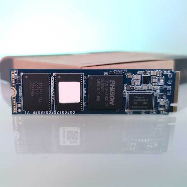 SSD Synology SNV3410 M.2 NVMe 800 ГБ Скорость чтения: 3100 MБ/ с,
Скорость записи: 1000 MБ/ с photo 4