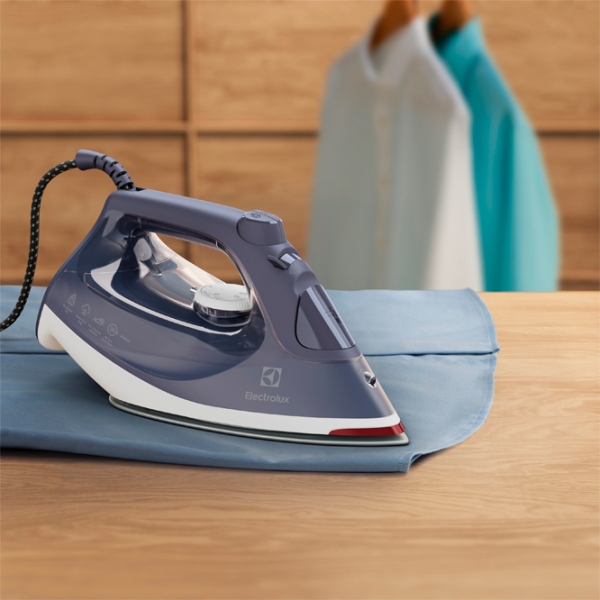 Fier de călcat Electrolux E6SI1-2MN Blue 2400 W, 40 g/ min, 0.33 l, Email photo 5