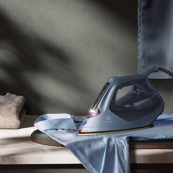 Fier de călcat Electrolux E8SI1-6DBM Gray 2700 W, 45 g/ min, 0.37 l, Aluminiu photo 7