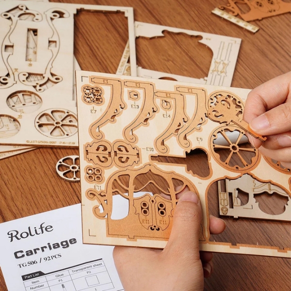 Puzzle 3D RoLife Classic Carriage (TG506) Numărul de piese: 92, V&acirc;rsta recomandată: 8+ photo 2