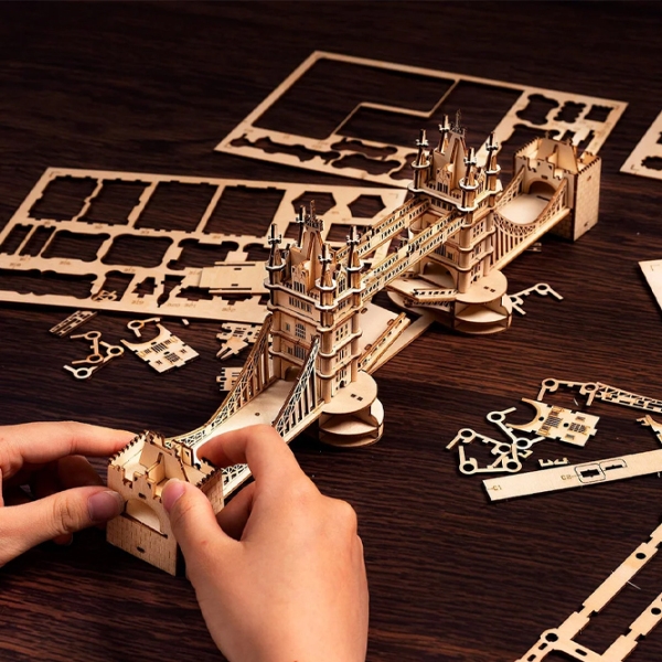 Puzzle 3D RoLife Tower Bridge (TG412) Numărul de piese: 113, V&acirc;rsta recomandată: 6+ photo 2