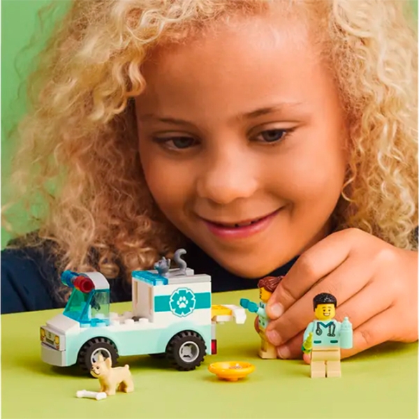 Constructor LEGO Vet Van Rescue Multicolor Numărul de piese 58, 4+ photo 11