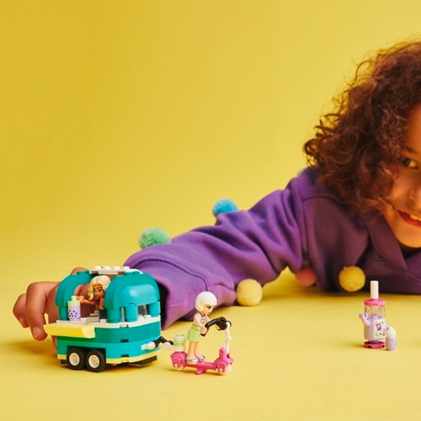 Constructor LEGO Mobile Bubble Tea Shop Multicolor Numărul de piese 109 , 6+ photo 6