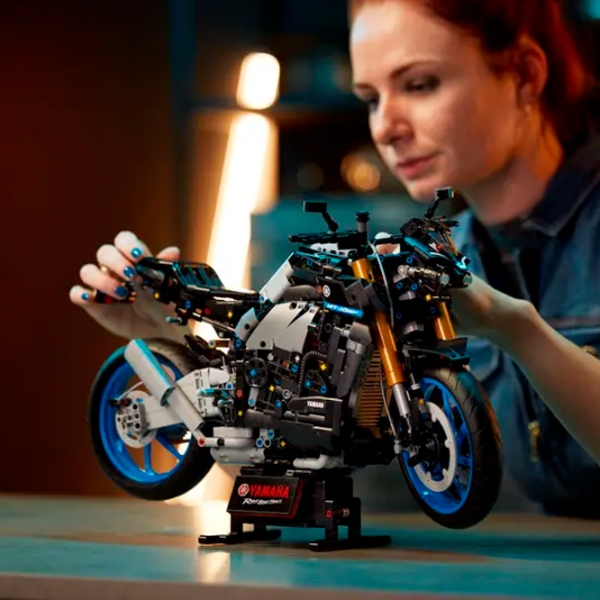 Конструктор LEGO Yamaha MT-10 SP Разноцветный Количество деталей 1478, 18+ photo 9