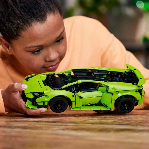 Конструктор LEGO Lamborghini Huracán Tecnica Зеленый Количество деталей 806, 9+ photo 12
