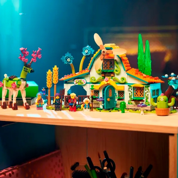 Constructor LEGO Stable of Dream Creatures Multicolor Numărul de piese 681, 8+ photo 7