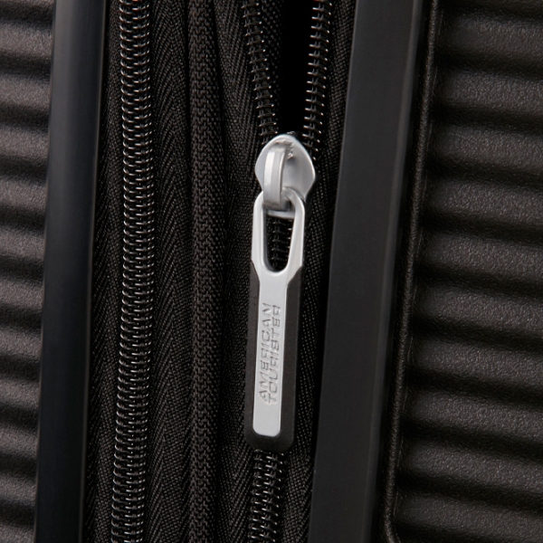Чемодан American Tourister Soundbox Spinner Expandable Черный Bass 35.5л   photo 6