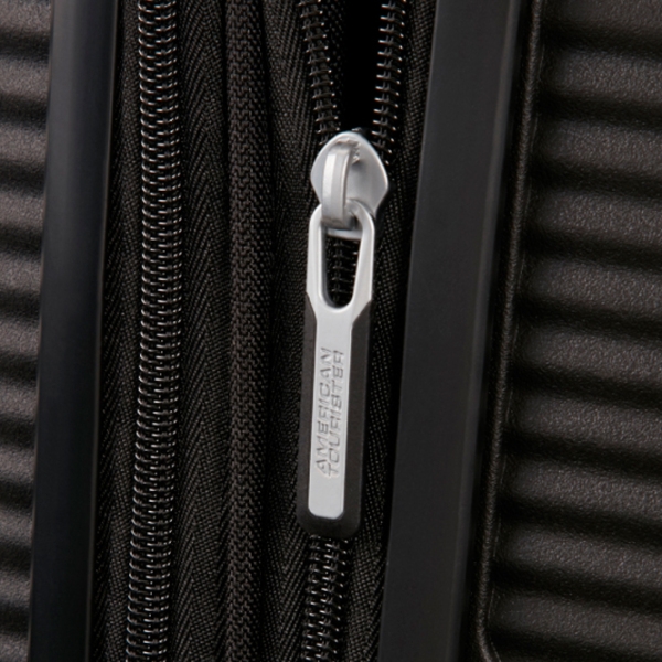 Чемодан American Tourister Soundbox Spinner Expandable Черный Bass 71.5л   photo 5
