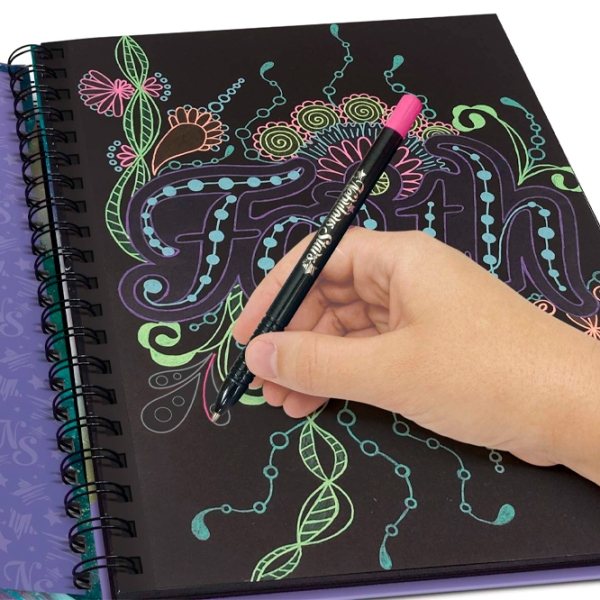 Креативный набор Nebulous Stars Isadora's Black Pages Coloring Book 11136 Черный для девочек, 7+ photo 5
