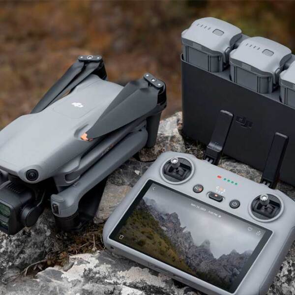 Dronă DJI Air 3 Fly More Combo + Smart Controller (DJI RC2) Gray Quadcopter / 75.6 km/h photo 7