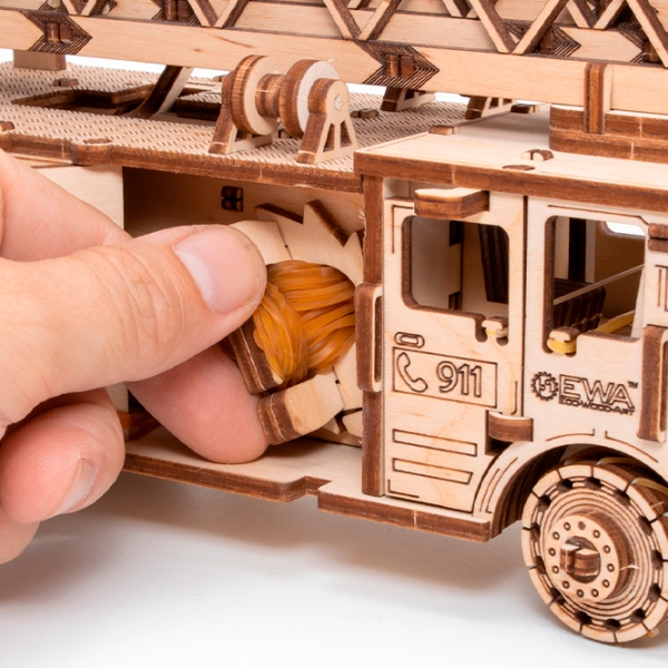 Пазл 3D Ewa Toys Fire Truck (4815123001409) Количество деталей: 439, Рекомендуемый возраст: 14+ photo 4