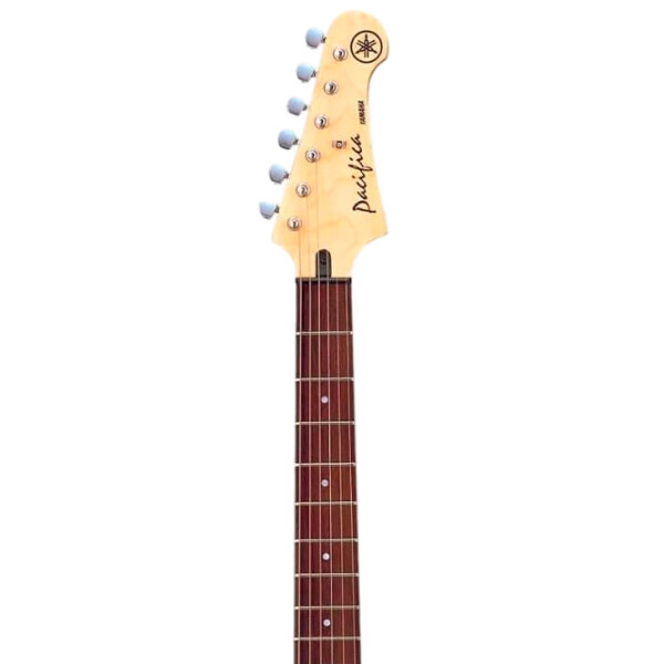 Chitară electrică Yamaha Pacifica 012 BL
Black Stratocaster, 4/ 4 photo 3