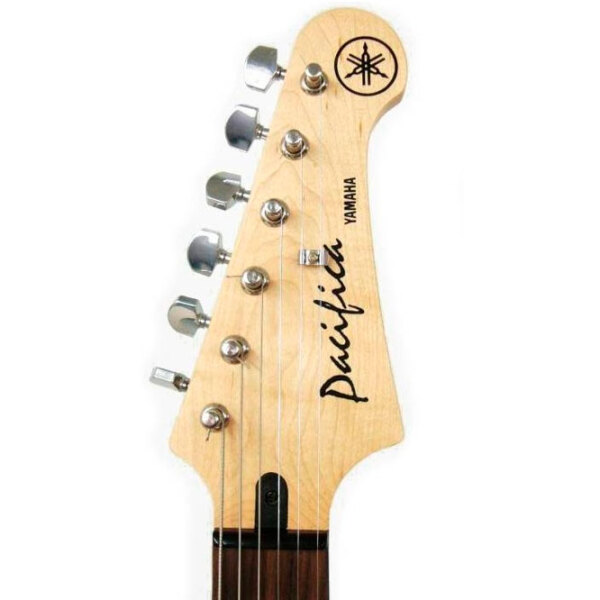 Chitară electrică Yamaha Pacifica 012 BL
Black Stratocaster, 4/ 4 photo 6
