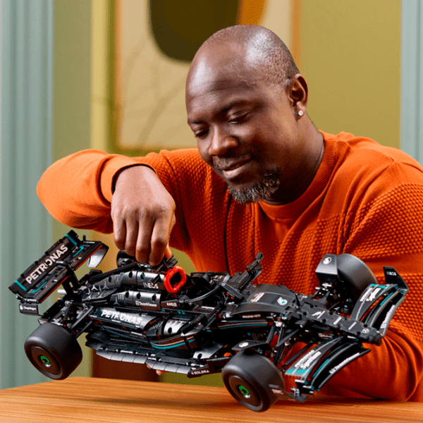 Конструктор LEGO Mercedes-AMG F1 W14 E Performancees-AMG F1 W14 E Performanceeqeq Разноцветный Количество деталей 1642, 18+ photo 13