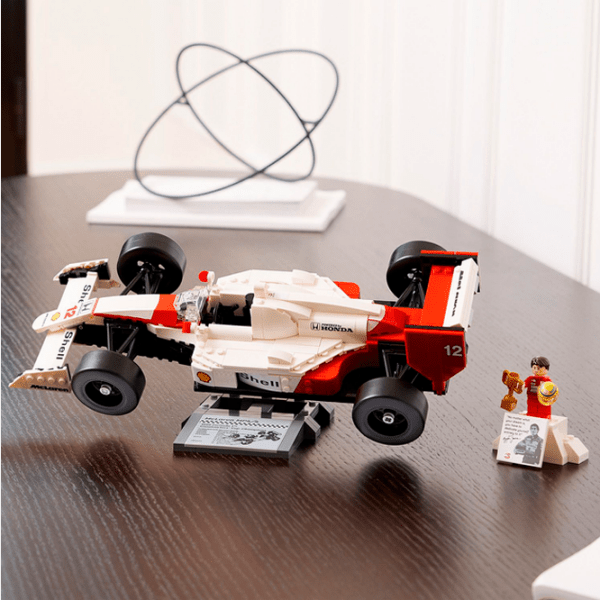 Constructor LEGO McLaren MP4/4 & Ayrton Senna Multicolor Numărul de piese 965, 18+ photo 9