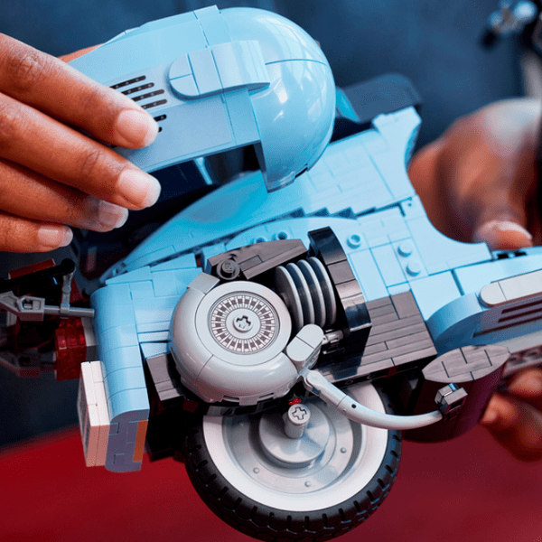 Конструктор LEGO Vespa Piaggio Разноцветный Количество деталей 1106, 18+ photo 11