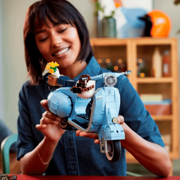 Конструктор LEGO Vespa Piaggio Разноцветный Количество деталей 1106, 18+ photo 15