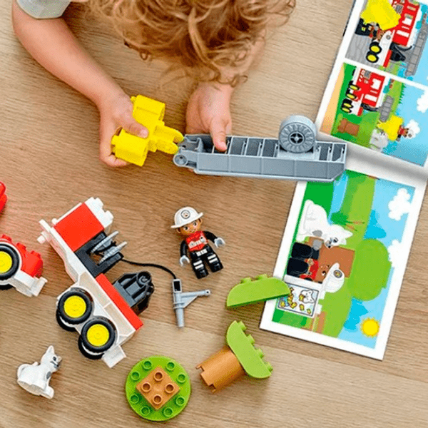Constructor LEGO Fire Truck Multicolor Numărul de piese 21, 2+ photo 10
