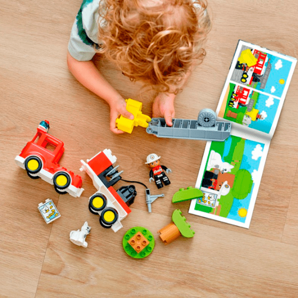 Constructor LEGO Fire Truck Multicolor Numărul de piese 21, 2+ photo 11