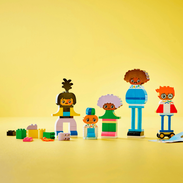 Constructor LEGO Buildable People with Big Emotions Multicolor Numărul de piese 71, 3+ photo 5