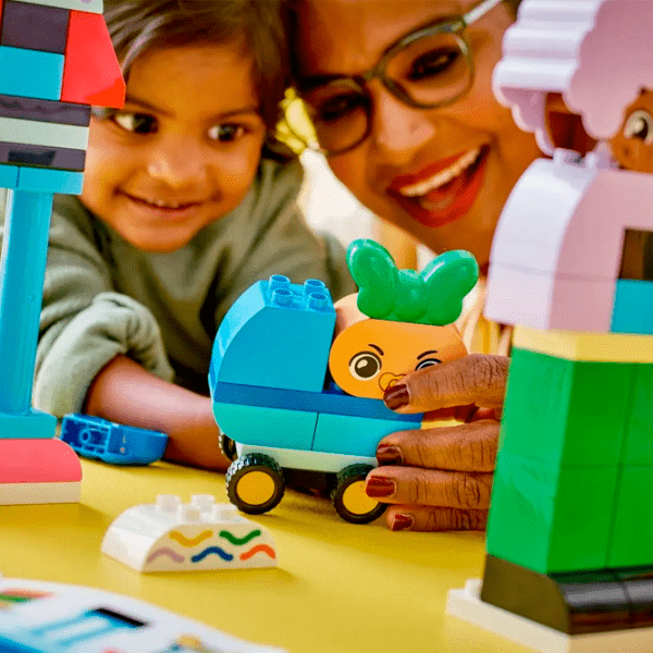 Constructor LEGO Buildable People with Big Emotions Multicolor Numărul de piese 71, 3+ photo 10