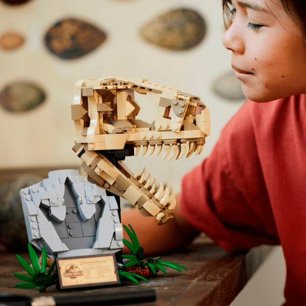 Constructor LEGO Dinosaur Fossils T. rex Skull Multicolor Numărul de piese 577, 9+ photo 7