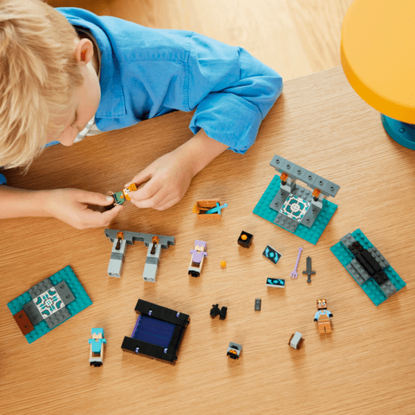 Constructor LEGO The Armory Multicolor Numărul de piese 203, 7+ photo 9
