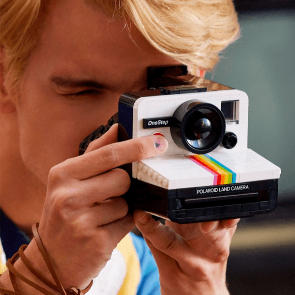 Constructor LEGO Polaroid OneStep SX-70 Camera Multicolor Numărul de piese 516, 18+ photo 13