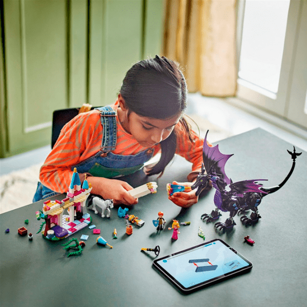 Constructor LEGO Maleficent’s dragon form and Aurora's castle Multicolor Numărul de piese 583, 7+ photo 7