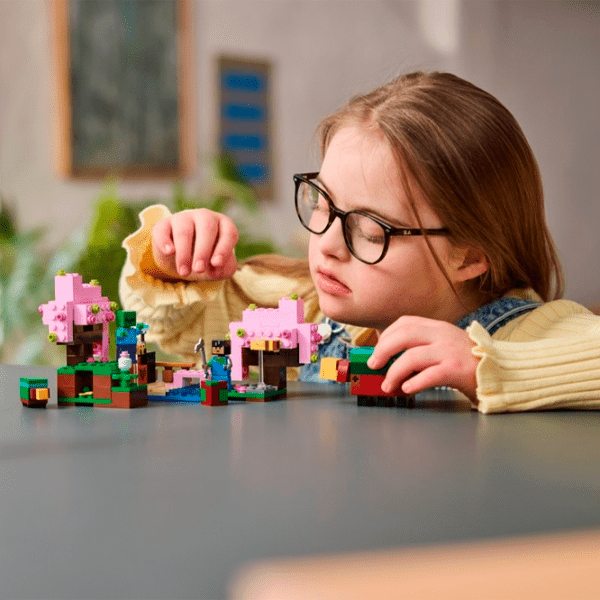 Конструктор LEGO The Cherry Blossom Garden Разноцветный Количество деталей 304, 8+ photo 6