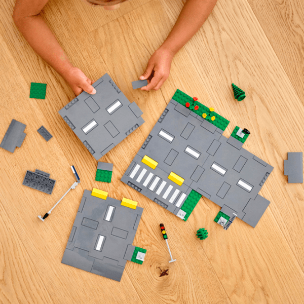Constructor LEGO Road Plates Gray Numărul de piese 112, 5+ photo 9