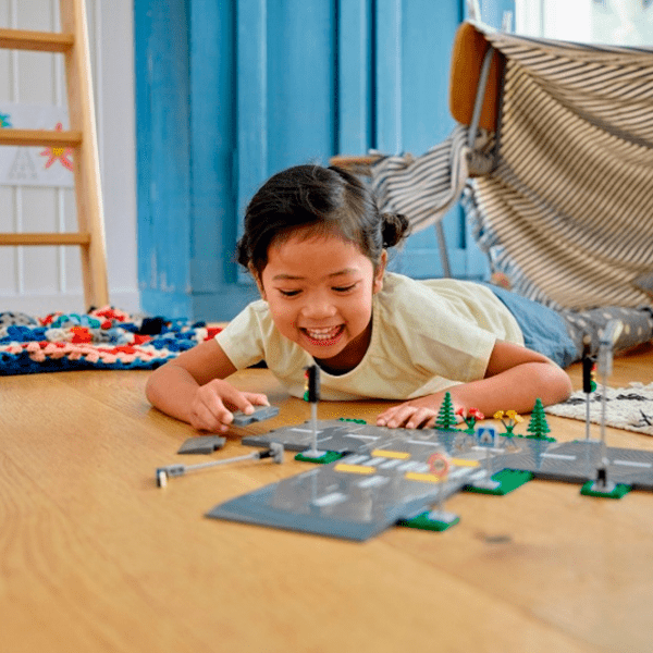 Constructor LEGO Road Plates Gray Numărul de piese 112, 5+ photo 10