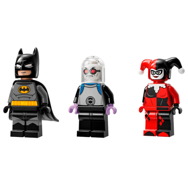 Constructor LEGO Batmobile vs Harley Quinn & Mr Freeze Multicolor Numărul de piese 435, 8+ photo 4