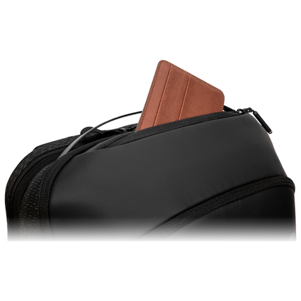 Рюкзак Dell Alienware Horizon Travel 18" Серый
Черный  photo 5