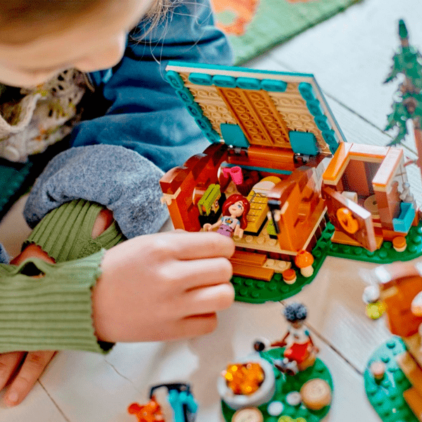 Constructor LEGO Adventure Camp Cozy Multicolor Numărul de piese 437, 7+ photo 11