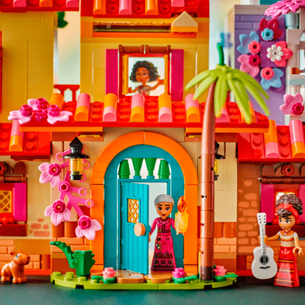 Конструктор LEGO The Magical Madrigal House Разноцветный Количество деталей 1560, 7+ photo 5