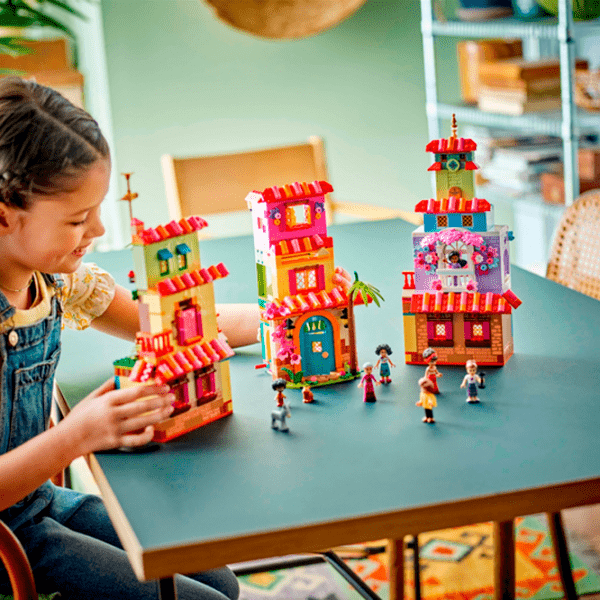 Конструктор LEGO The Magical Madrigal House Разноцветный Количество деталей 1560, 7+ photo 10