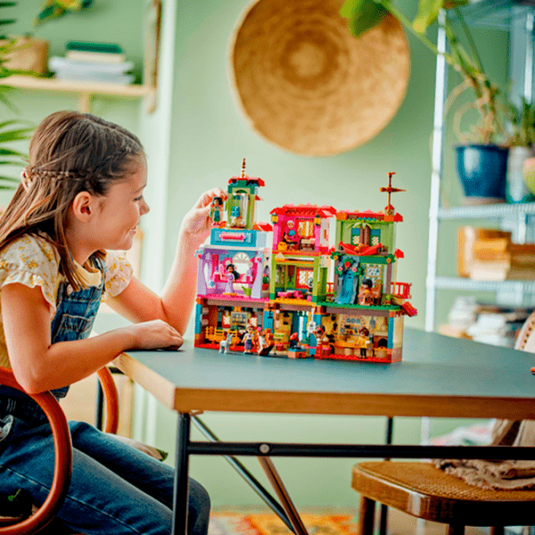 Конструктор LEGO The Magical Madrigal House Разноцветный Количество деталей 1560, 7+ photo 12