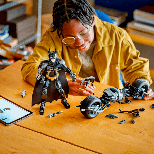 Constructor LEGO Batman Construction Figure and the Bat-Pod Bike Black Numărul de piese 713, 12+ photo 6