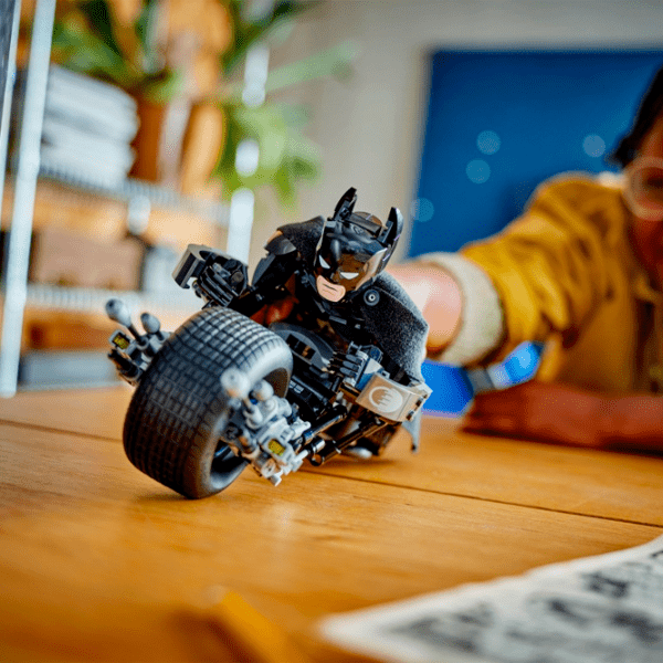 Constructor LEGO Batman Construction Figure and the Bat-Pod Bike Black Numărul de piese 713, 12+ photo 7
