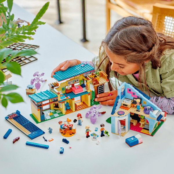 Constructor LEGO Olly and Paisley's Family Houses Multicolor Numărul de piese 1126, 7+ photo 10