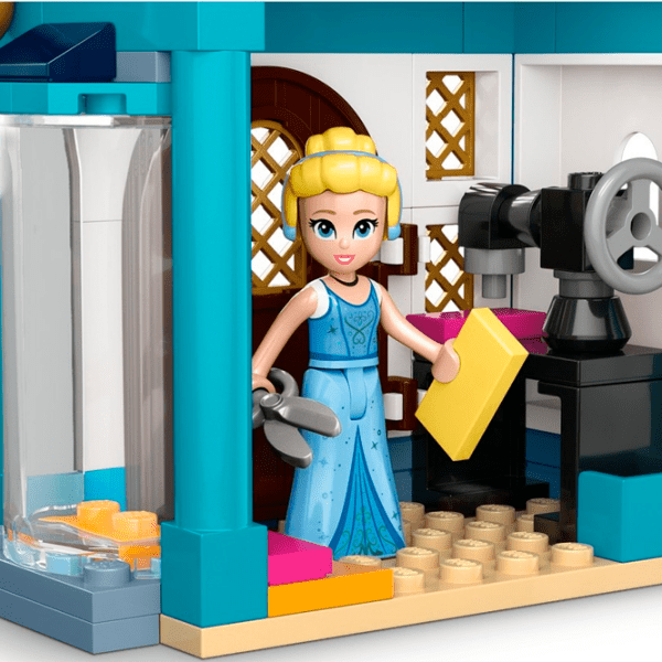 Constructor LEGO Princess Market Adventure Multicolor Numărul de piese 817, 6+ photo 9