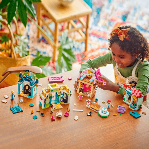 Constructor LEGO Princess Market Adventure Multicolor Numărul de piese 817, 6+ photo 13
