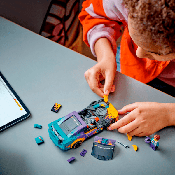 Constructor LEGO NASCAR Next Gen Chevrolet Camaro ZL1 Multicolor Numărul de piese 328, 9+ photo 8
