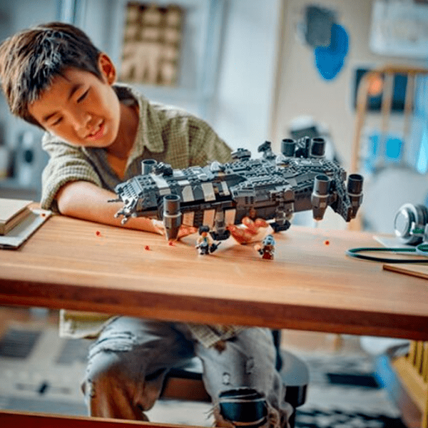 Конструктор LEGO The Onyx Cinder Черный Количество деталей 1325, 10+ photo 9