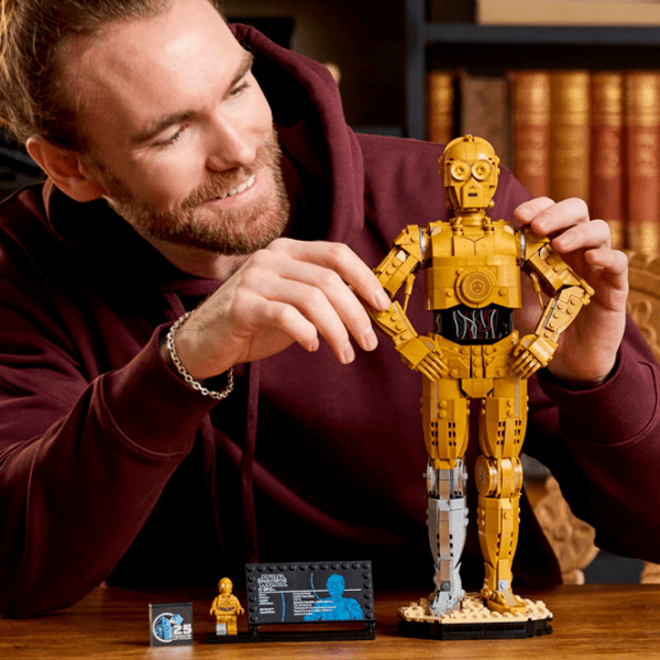 Конструктор LEGO C-3PO Золото Количество деталей 1138, 18+ photo 9