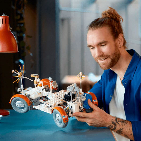 Конструктор LEGO Nasa Apollo Lunar Roving Vehicle - LRV Разноцветный Количество деталей 1913, 18+ photo 7